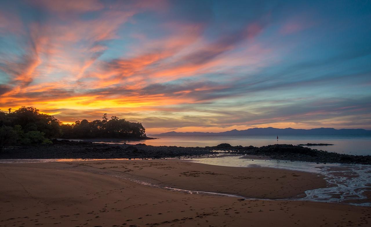 Hornbill Bungalow เกาะช้าง ระนอง ภายนอก รูปภาพ